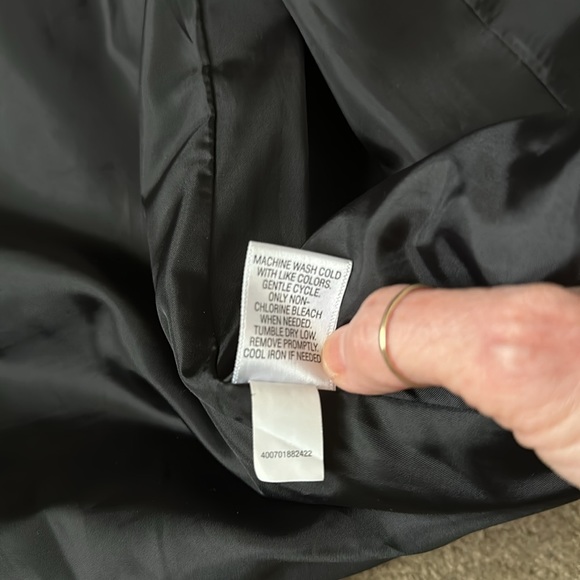 Croft and Barrow puffy vest - Picture 8 of 8